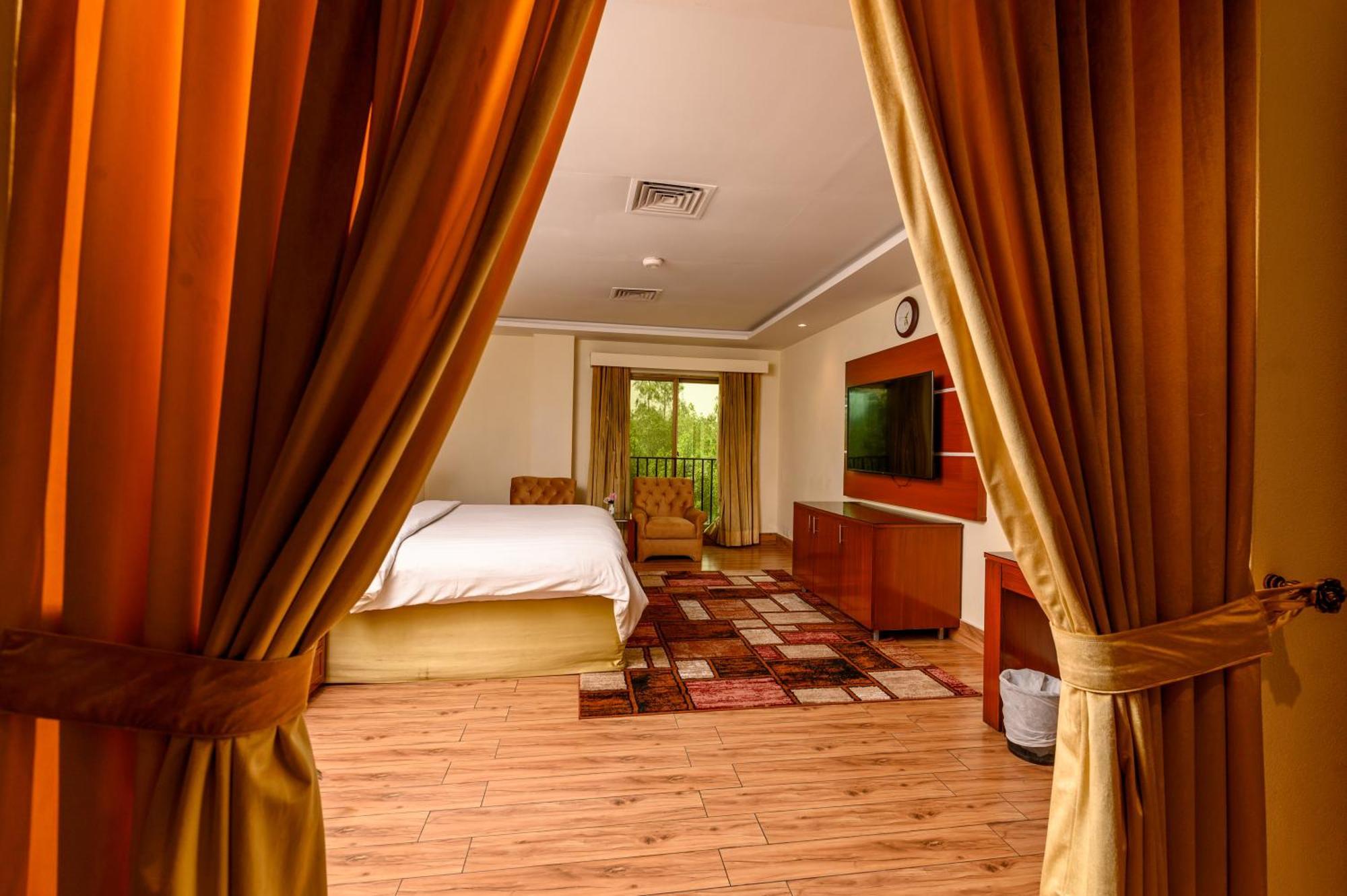 Hotel One Фейсалабад Экстерьер фото